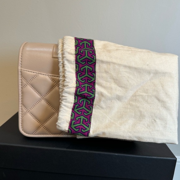 ❤️ Tory Burch Quilted Leather Crossbody Bag - Picture 8 of 9